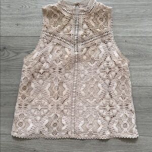 BB DAKOTA HAS Elegant Lace Sleeveless Top - Cream